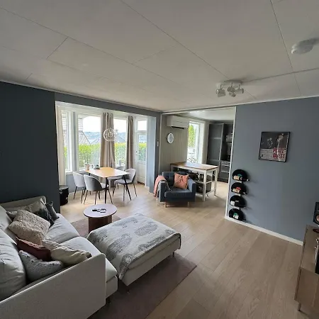 公寓 Panoramic Views And Garden! *