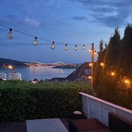Panoramic Views And Garden! Appartamento *
