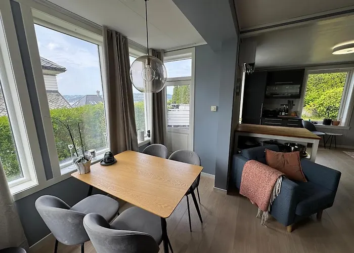 Panoramic Views And Garden! Апартаменты