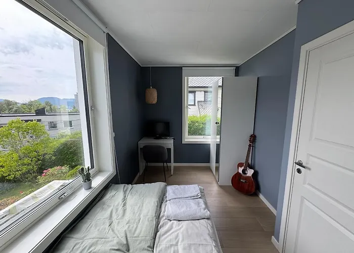 Panoramic Views And Garden! * Bergen