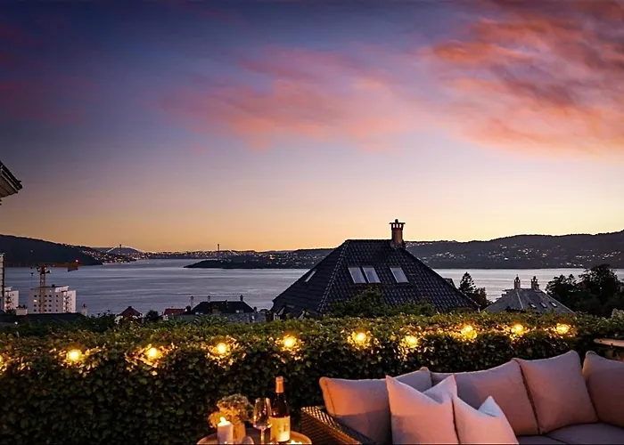 公寓 Panoramic Views And Garden!