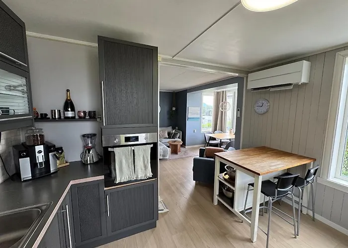 Panoramic Views And Garden!