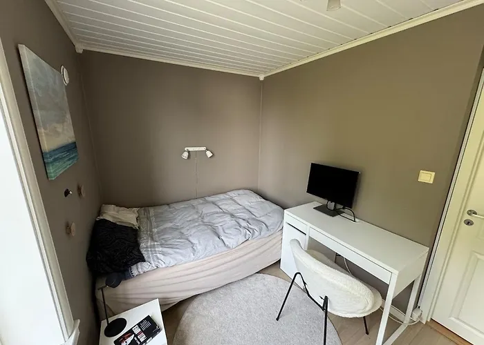 Panoramic Views And Garden!